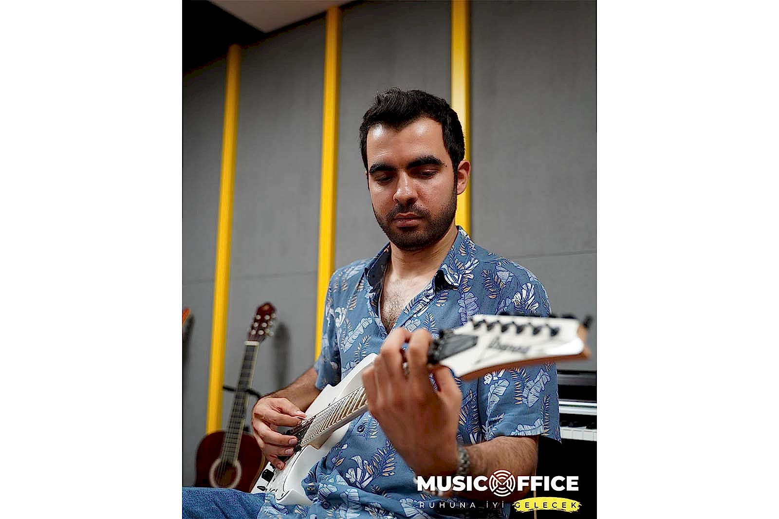 eskişehir musicoffice elektro gitar eğitimi görseli 6